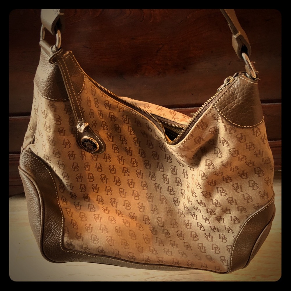 Dooney Shoulder bag